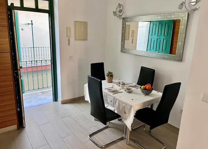 Triana Flat, 3mn from plaza de Cuba